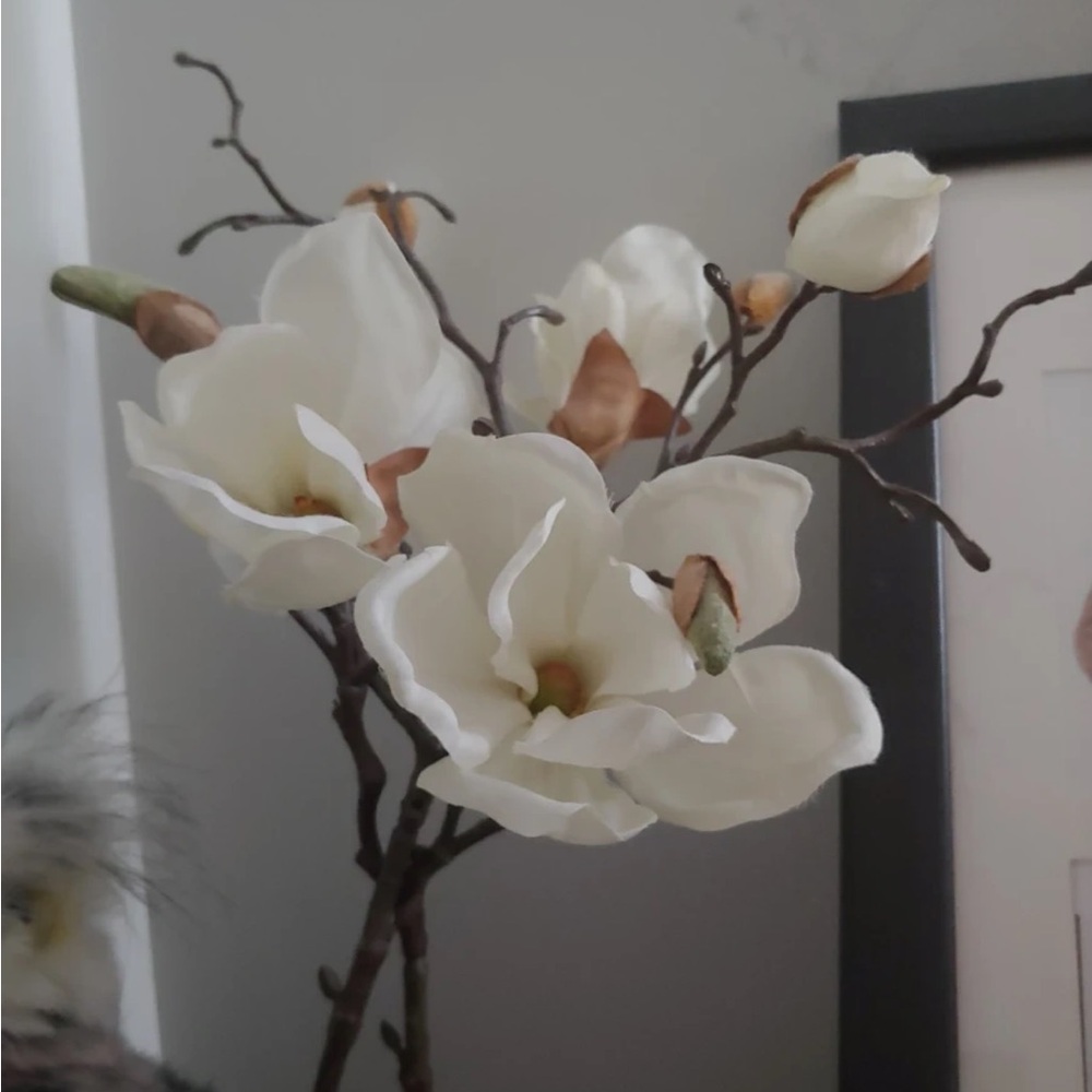 White and Brown Faux Floral Magnolia Accents